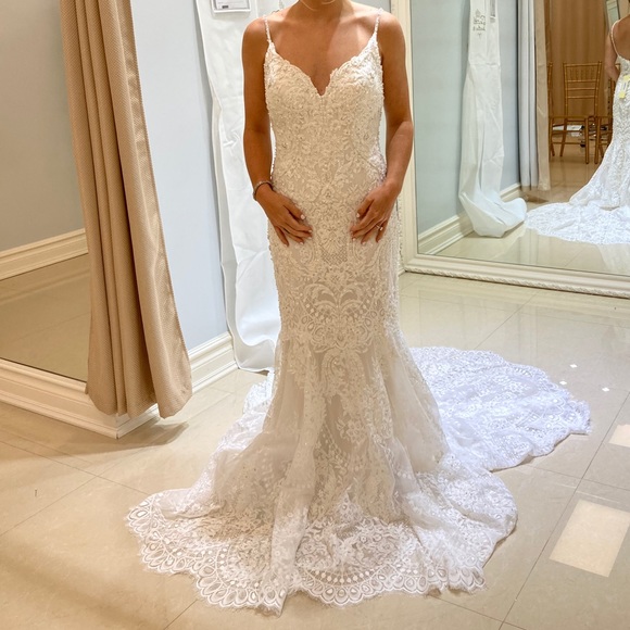 Allure Bridal Wedding Dress size 6- NEW/UNALTERED - Picture 3 of 3